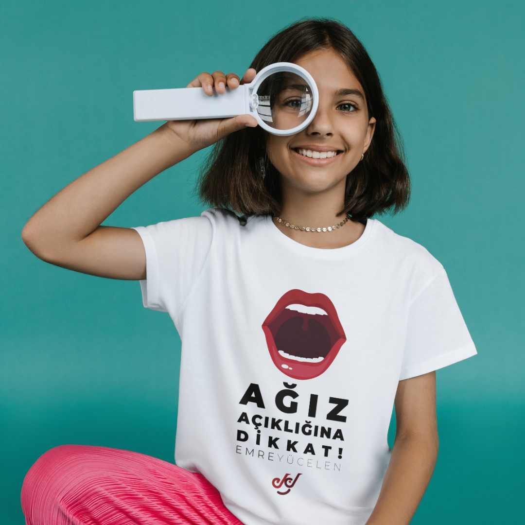 Ağız Açıklığına Dikkat Çocuk